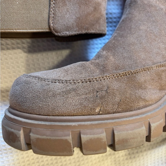 CABELAS platform boot - Picture 3 of 9